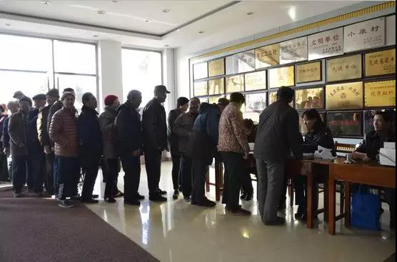 重山集團春節慰問金情暖千家98