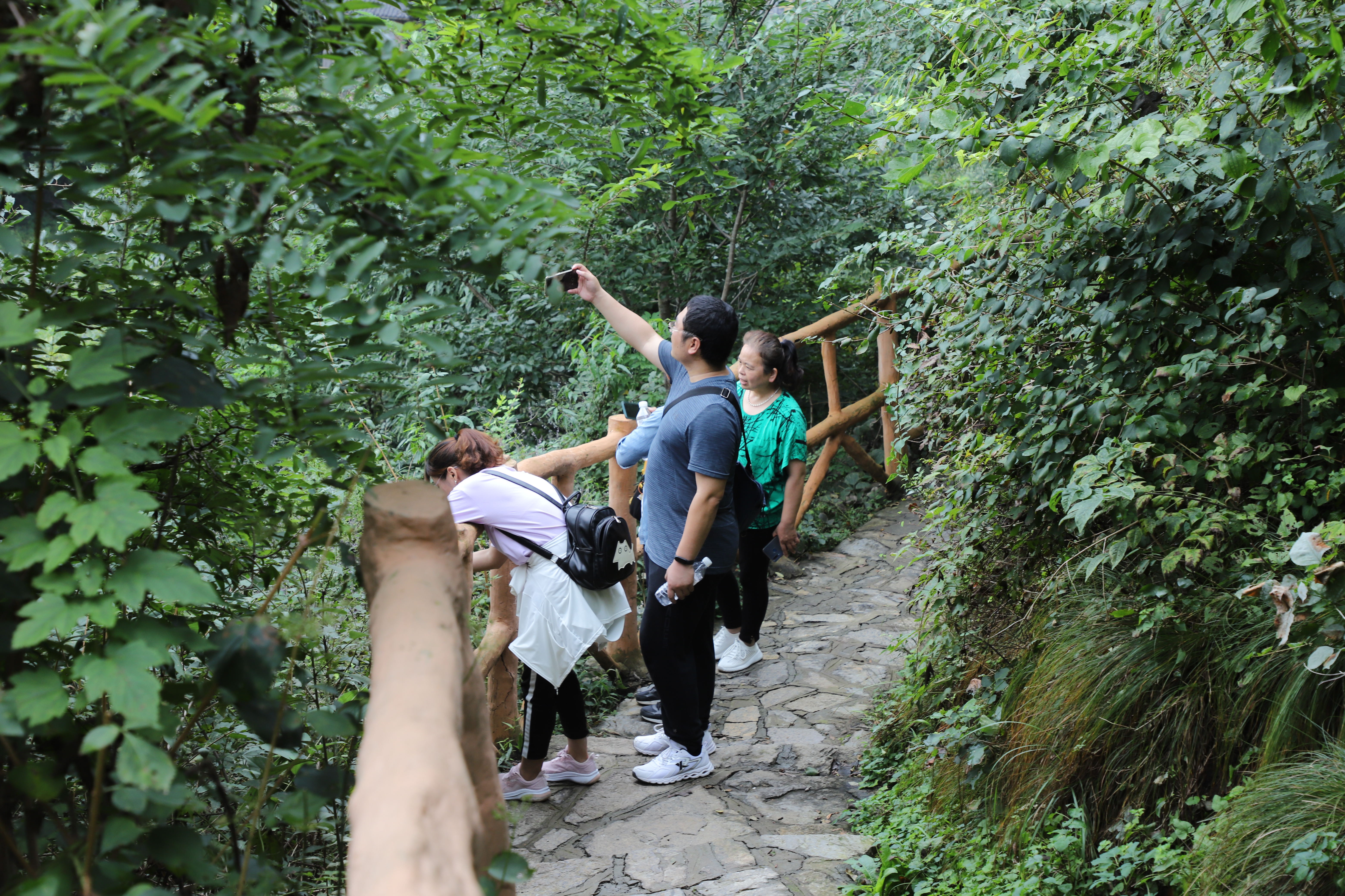 重山光電組織游覽齊山團(tuán)建活動12