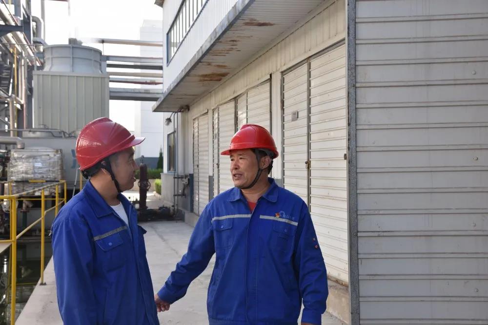 把責任扛在肩上 把良知裝在心中——記綜合管理部經理殷曉華71