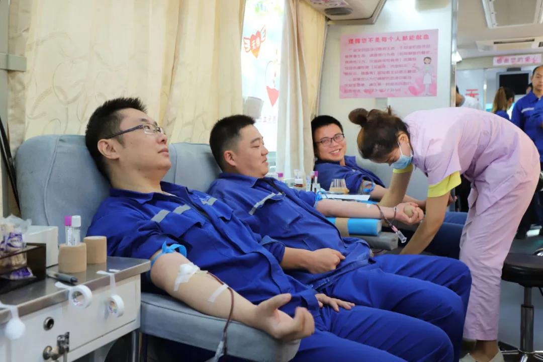 公司組織義務(wù)獻(xiàn)血 員工積極獻(xiàn)愛(ài)心16